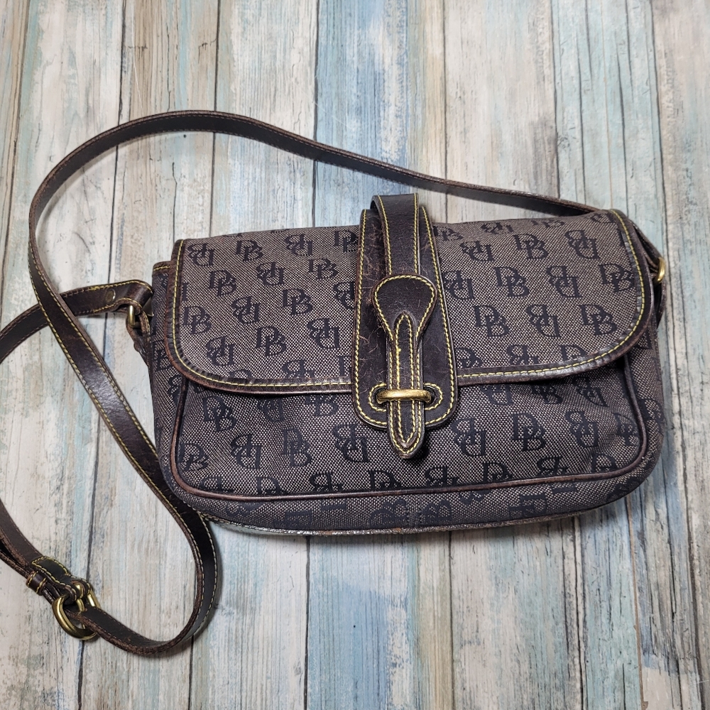 Dooney & Bourke  Flap Crossbody Purse. - Picture 13 of 16